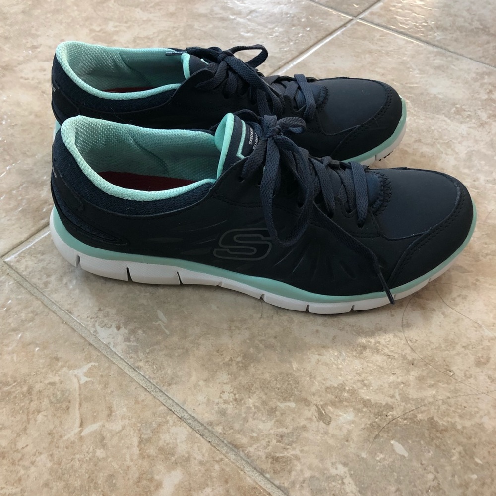 Slip resistant Sketchers Relaxed Fit Memory Foam